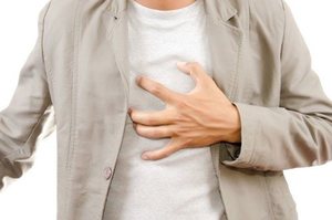 Почему возникает боль в грудине