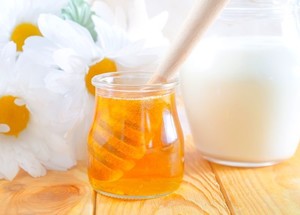 Как приготовить мед с молоком